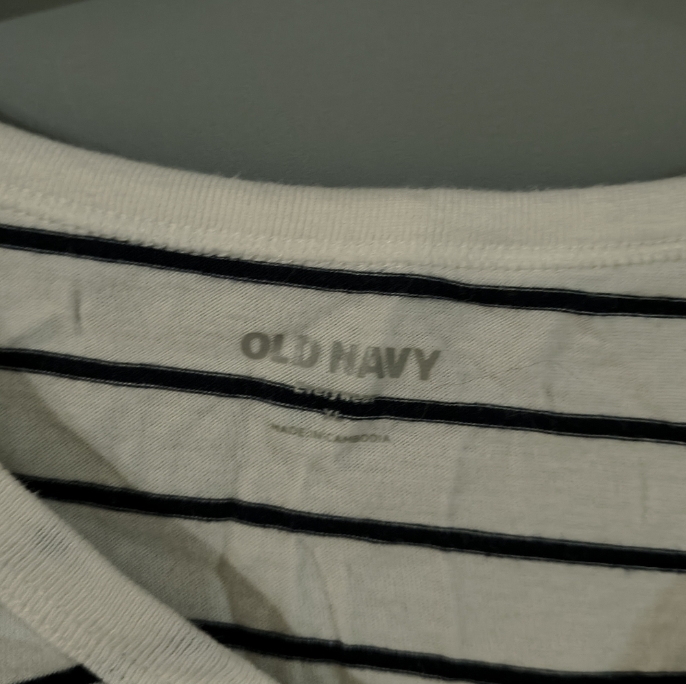 Women's Striped V-Neck Top - Picture 2 of 2